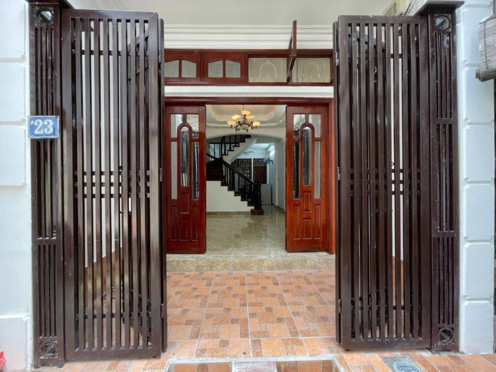 Đội Cấn 40m2 x 5 Tầng - Ngõ Nông, Gần Phố - Giá Tốt