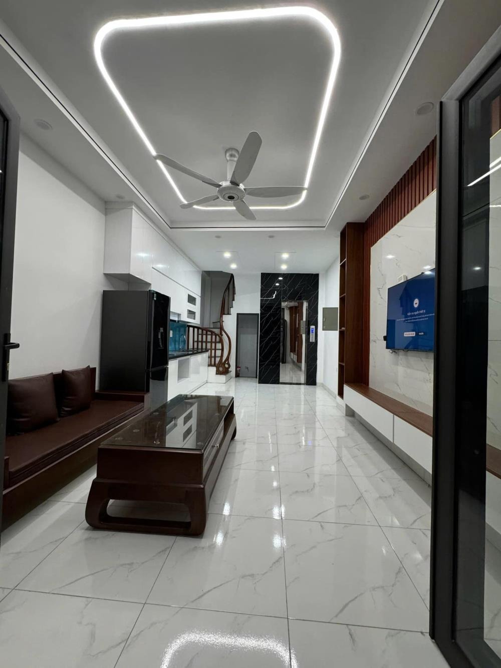 Bán Nhà Lê Lợi, Hà Đông - 5 Tầng, Thang Máy, Ô Tô Vào Cửa, Giá 8.XX Tỷ