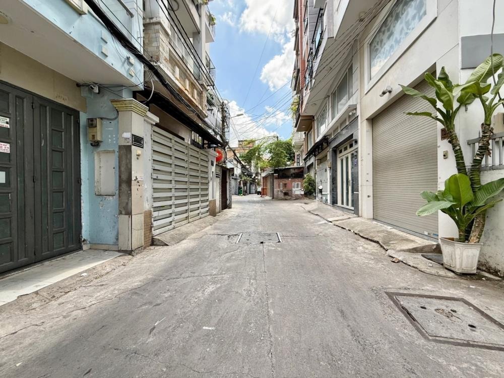 Chdv Phú Nhuận 4 Tầng, 7 Phòng - Lợi Nhuận 5.3%/Năm - Giá 9 Tỷ