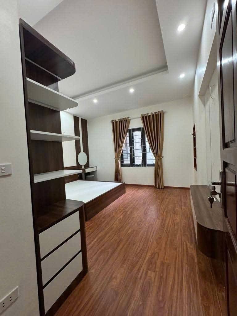 Bán Nhà Cầu Am - 50m² Lô Góc 3 Thoáng - Full Đồ - Giá 7.7 Tỷ