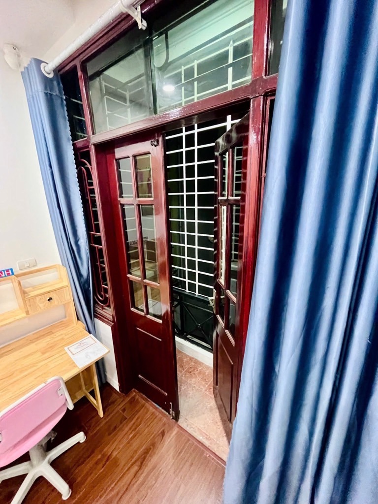 Bán nhà Hoàng Hoa Thám, Ngõ 3, 40m2, 10.8 tỷ - Vị trí đẹp, Kinh doanh tốt