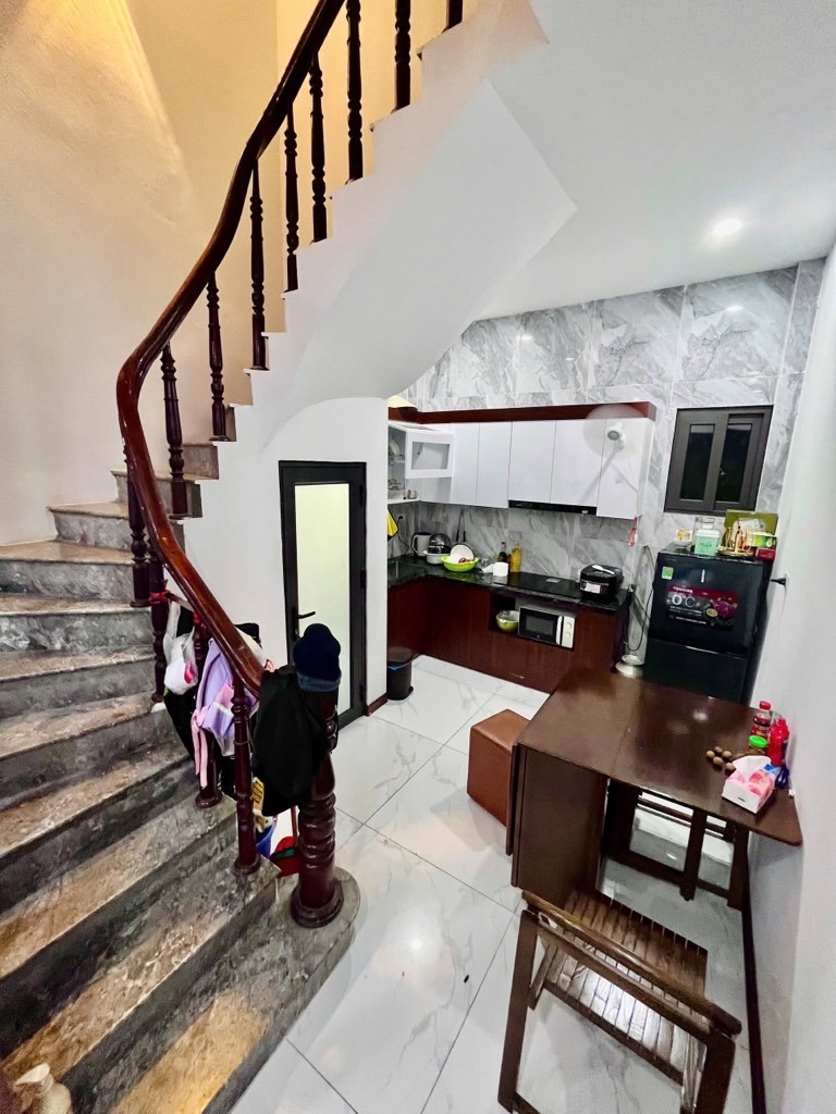 Bán nhà Hoàng Hoa Thám, Ngõ 3, 40m2, 10.8 tỷ - Vị trí đẹp, Kinh doanh tốt