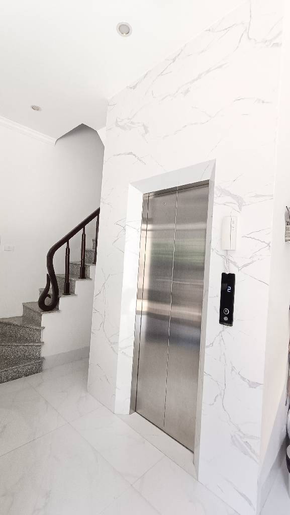 Nhà Mới Đẹp, Lô Góc, Ô Tô Vào Nhà, Thang Máy, Full Nội Thất - Thạch Bàn, Long Biên