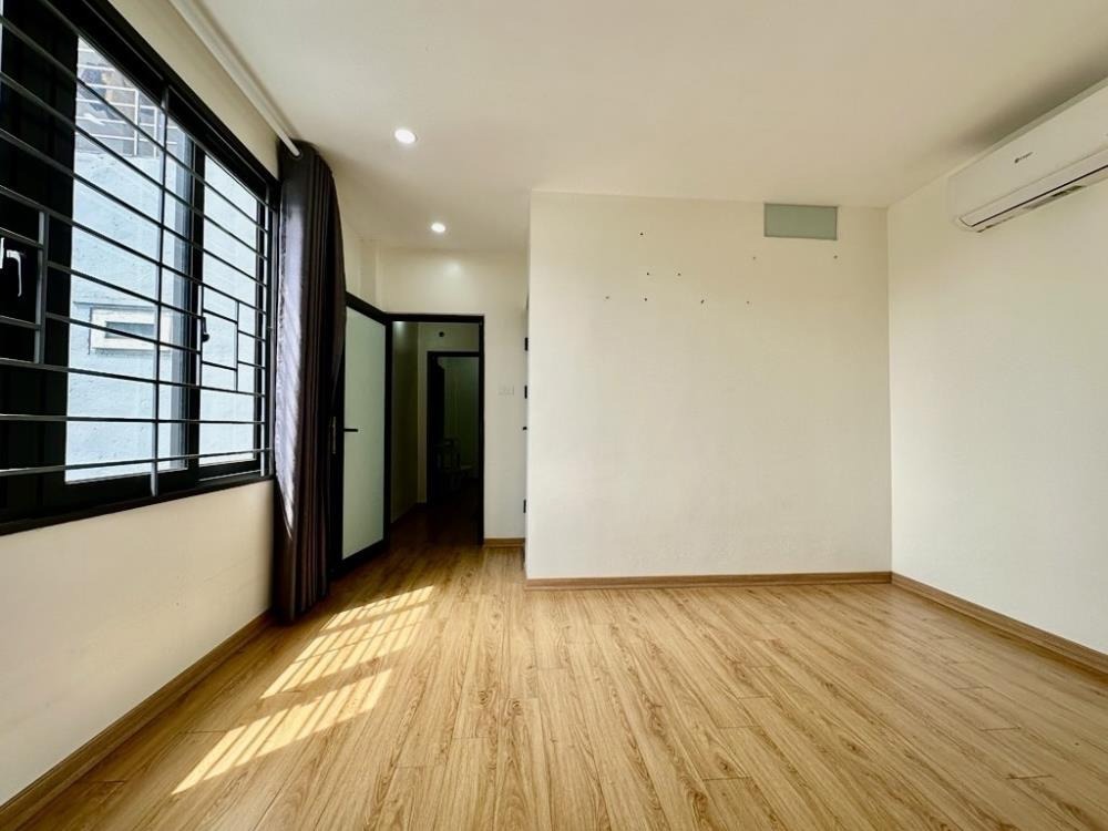 Nhà Mới Đẹp, Lô Góc, Ô Tô Vào Nhà, Thang Máy, Full Nội Thất - Thạch Bàn, Long Biên