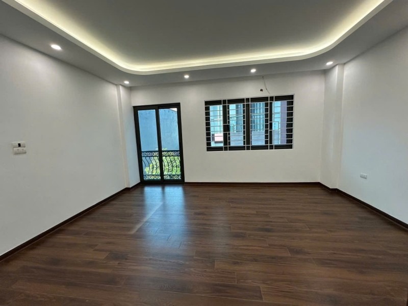 Bán nhà Ngô Gia Tự, Việt Hưng 6 Tầng, 45m², Ô Tô Vào Nhà - Giá 8.8 Tỷ