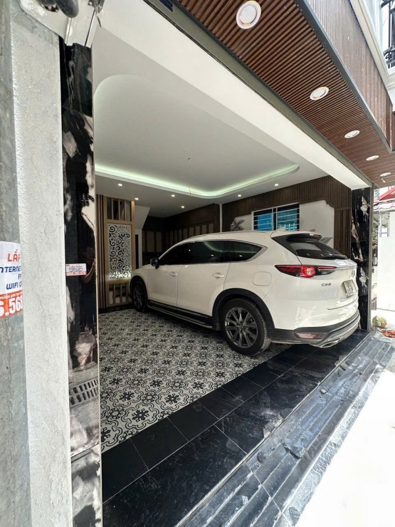 Bán nhà Ngô Gia Tự, Việt Hưng 6 Tầng, 45m², Ô Tô Vào Nhà - Giá 8.8 Tỷ
