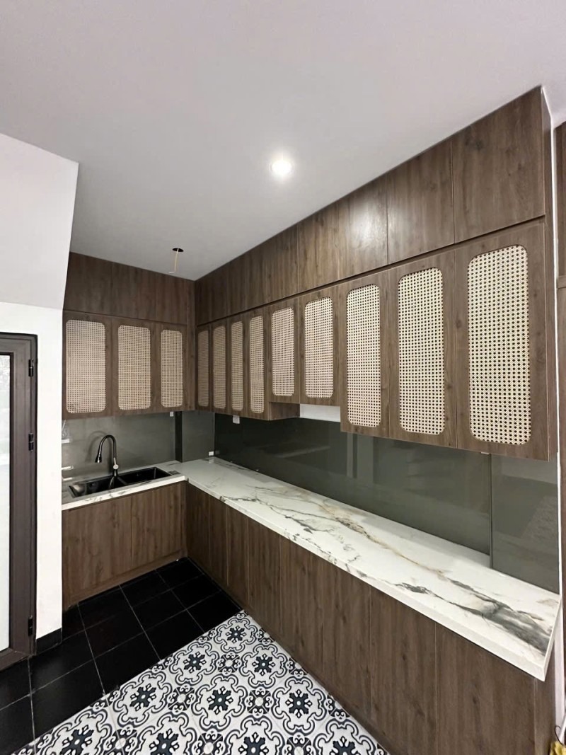 Bán nhà Ngô Gia Tự, Việt Hưng 6 Tầng, 45m², Ô Tô Vào Nhà - Giá 8.8 Tỷ