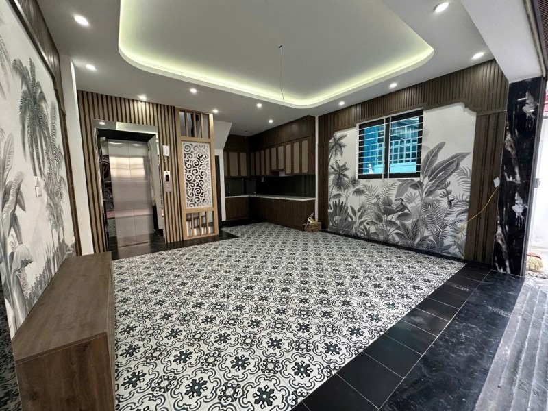 Bán nhà Ngô Gia Tự, Việt Hưng 6 Tầng, 45m², Ô Tô Vào Nhà - Giá 8.8 Tỷ