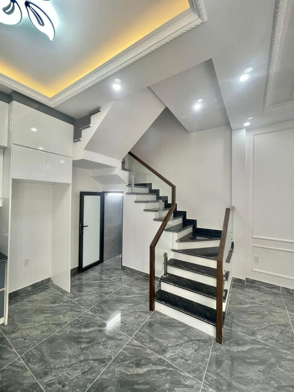 Bán Nhà Tây Mỗ, Nam Từ Liêm - Giá 5.25 Tỷ, 42m², Mặt Tiền Rộng