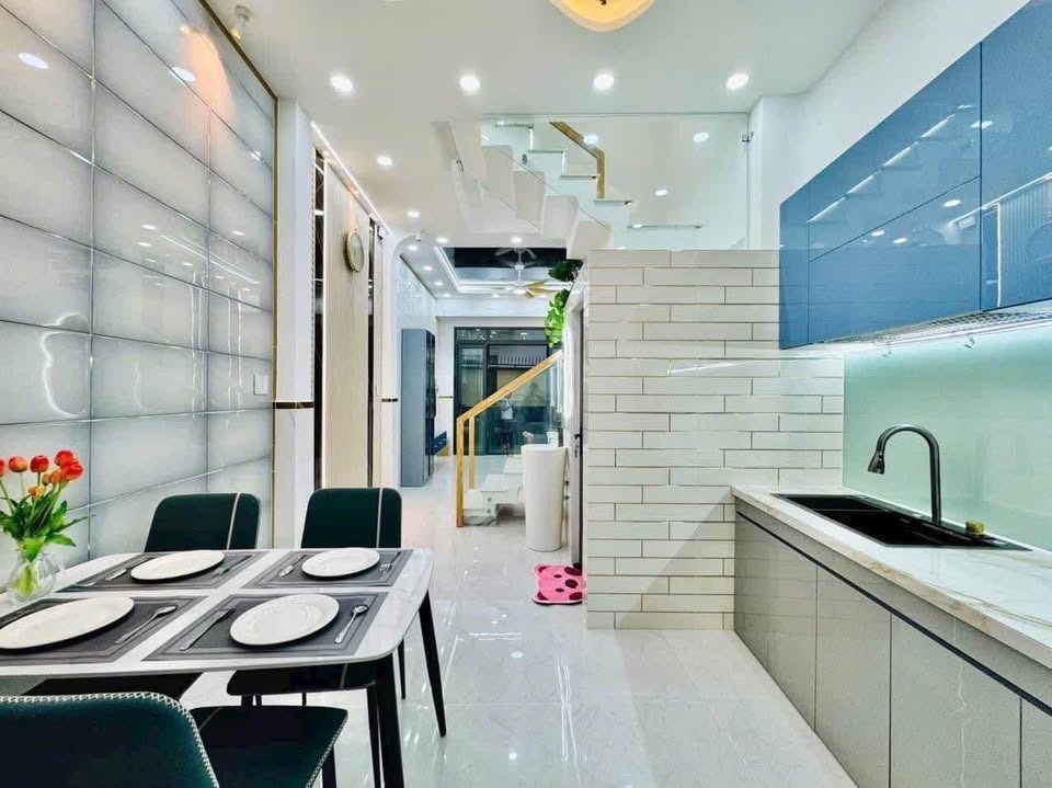 Nhà 1.75 tỷ gần chợ, nhà thờ Bình Chánh - Vị trí đắc địa, SHR