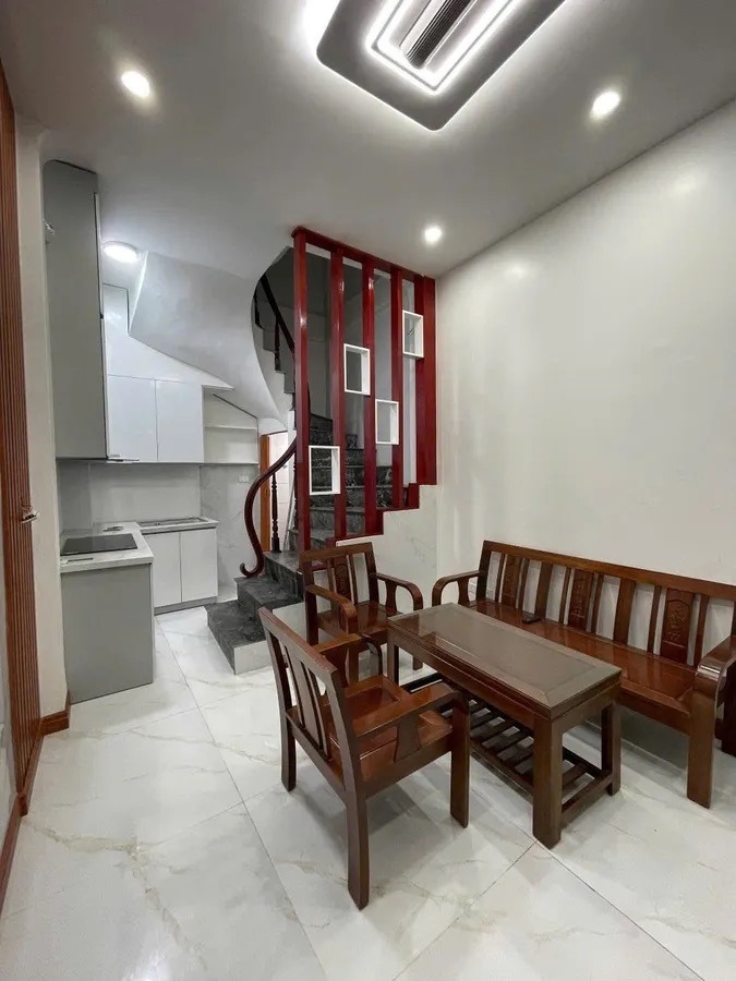 Bán nhà Tân Mai, Hoàng Mai - 6.2 tỷ Full Đồ - Ngõ Ô Tô
