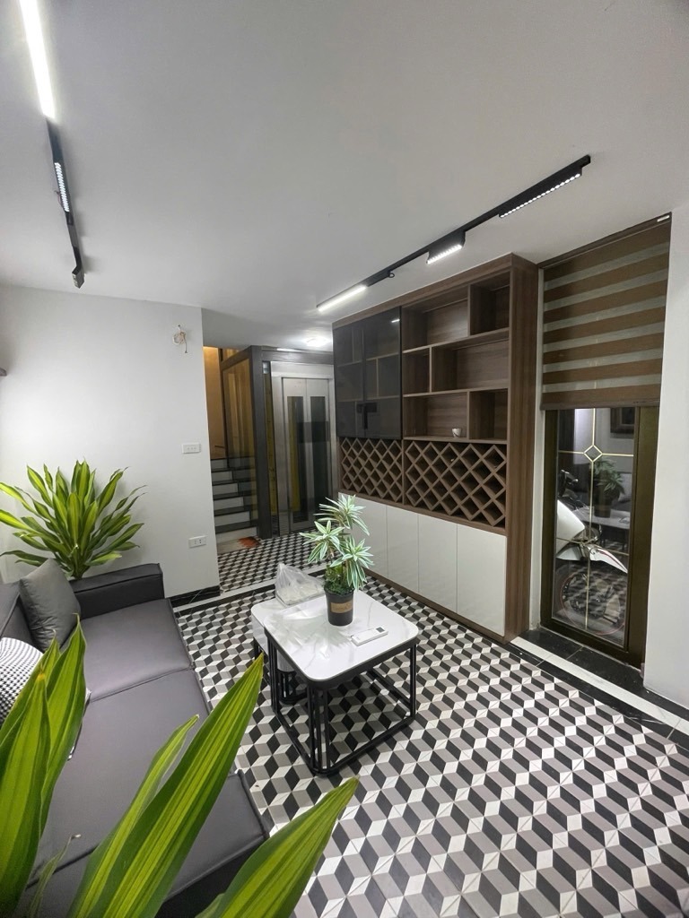 Bán Nhà Tây Sơn, Đống Đa - 6 Tầng, Thang Máy, Giá 10.5 Tỷ