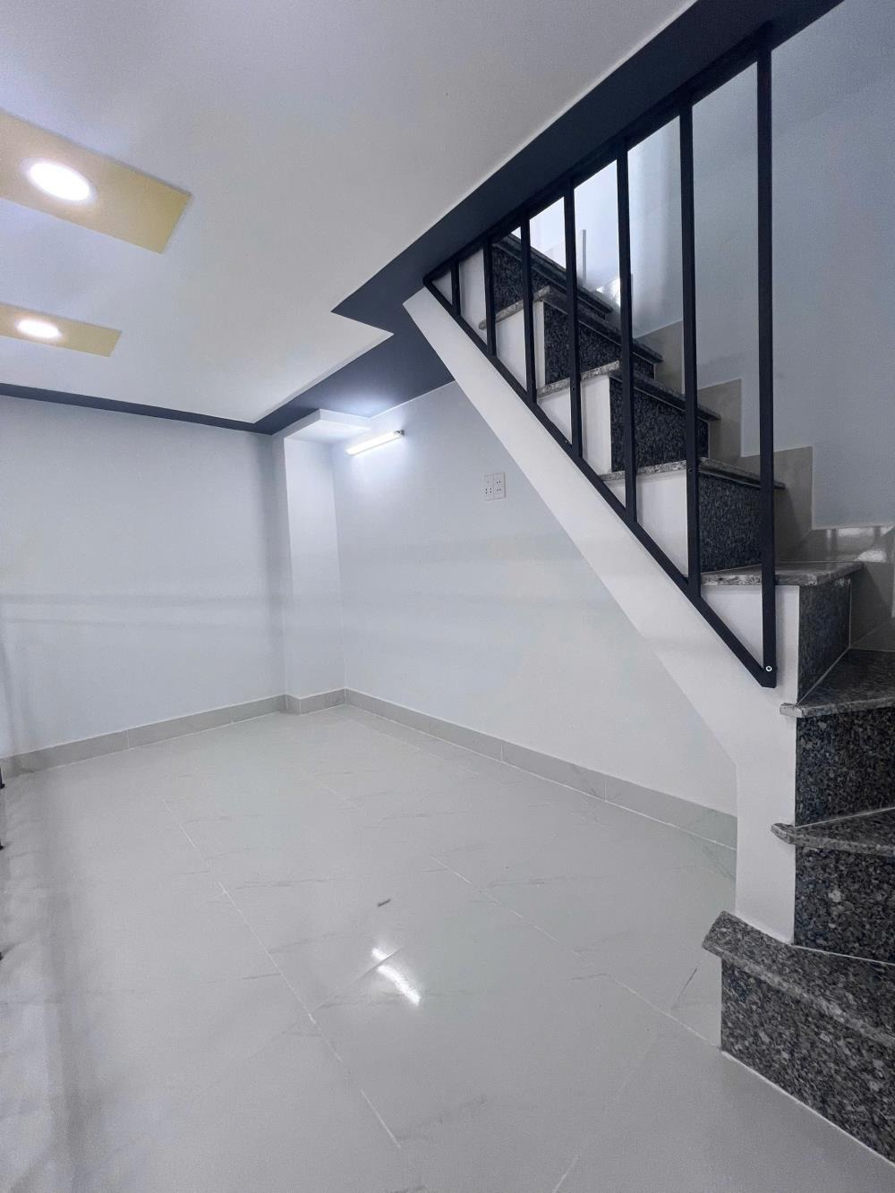 Nhà Mặt Tiền Vị Trí Đẹp, Giá Chỉ 450tr - Chính Chủ Cần Bán