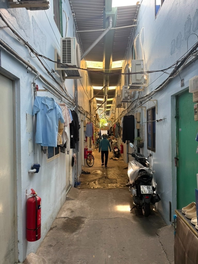 Bán đất Quận 7 - Hẻm Xe Hơi - 120m2 - Phù Hợp Xây Dựng Cho Thuê