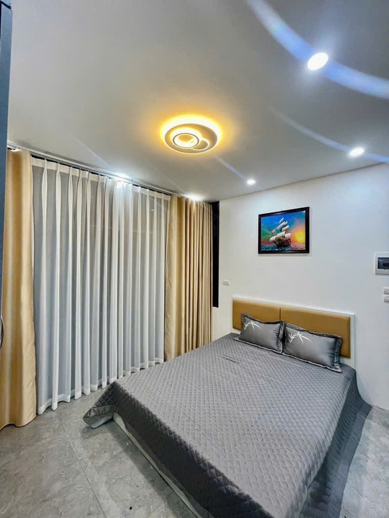 Bán nhà Tân Mai 3 Tầng, Giá 2 Tỷ - Vị trí đẹp, giao thông thuận tiện