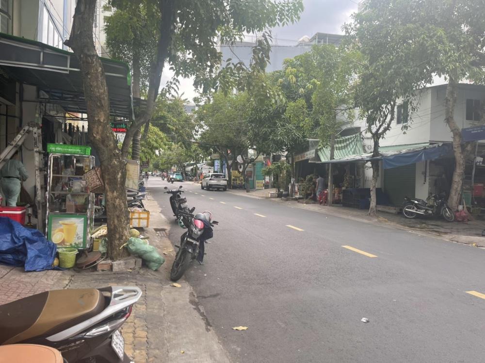 Bán Đất Nền Mặt Tiền Đường 79, Quận 7 - Vị Trí Đắc Địa, Giá Tốt
