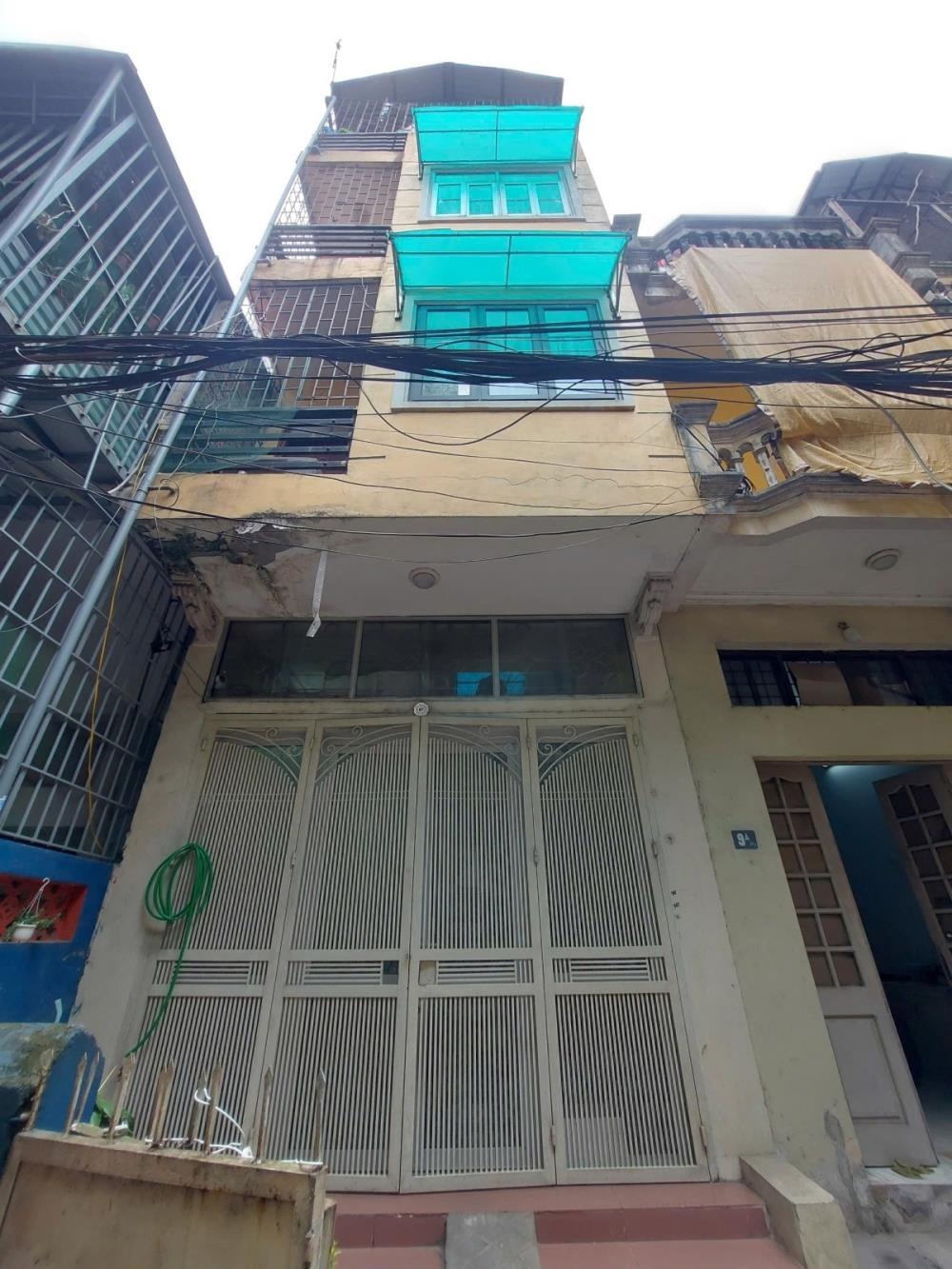 Bán Nhà Quận Bình Thạnh: 4 Tầng, 4 Phòng Ngủ, Gần Hồ Võ Thị Sáu, Giá Tốt