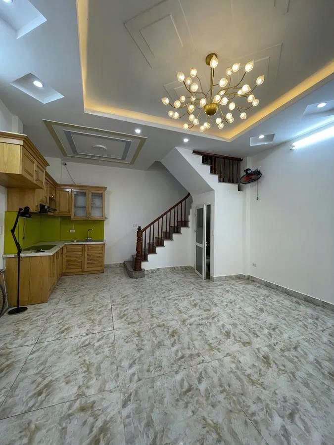 Bán nhà Tân Mai - Hoàng Mai 35m2, 5 tầng, Mặt tiền 4.9m, Giá Tốt