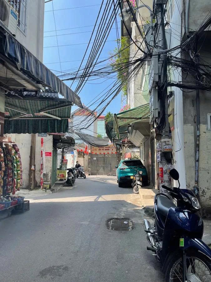Bán nhà Tân Mai - Hoàng Mai 35m2, 5 tầng, Mặt tiền 4.9m, Giá Tốt