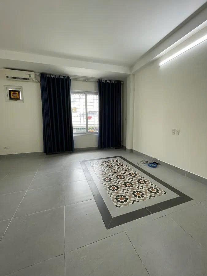 Bán nhà Tân Mai - Hoàng Mai 35m2, 5 tầng, Mặt tiền 4.9m, Giá Tốt