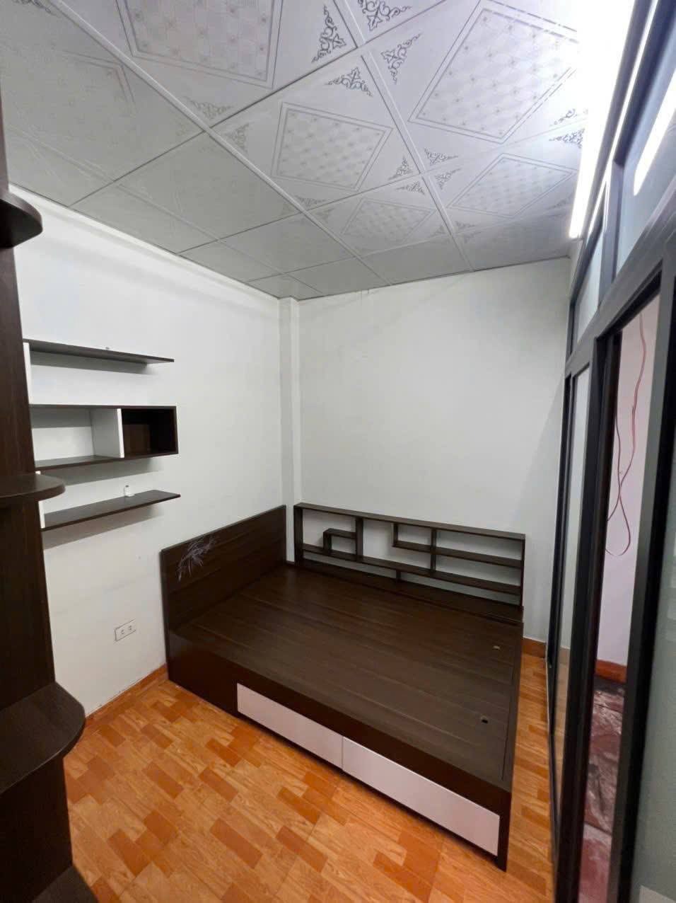 Nhà 3 Tầng Hà Đông - 4.95 Tỷ - Ô Tô Đỗ Cửa - Gần Glemxico