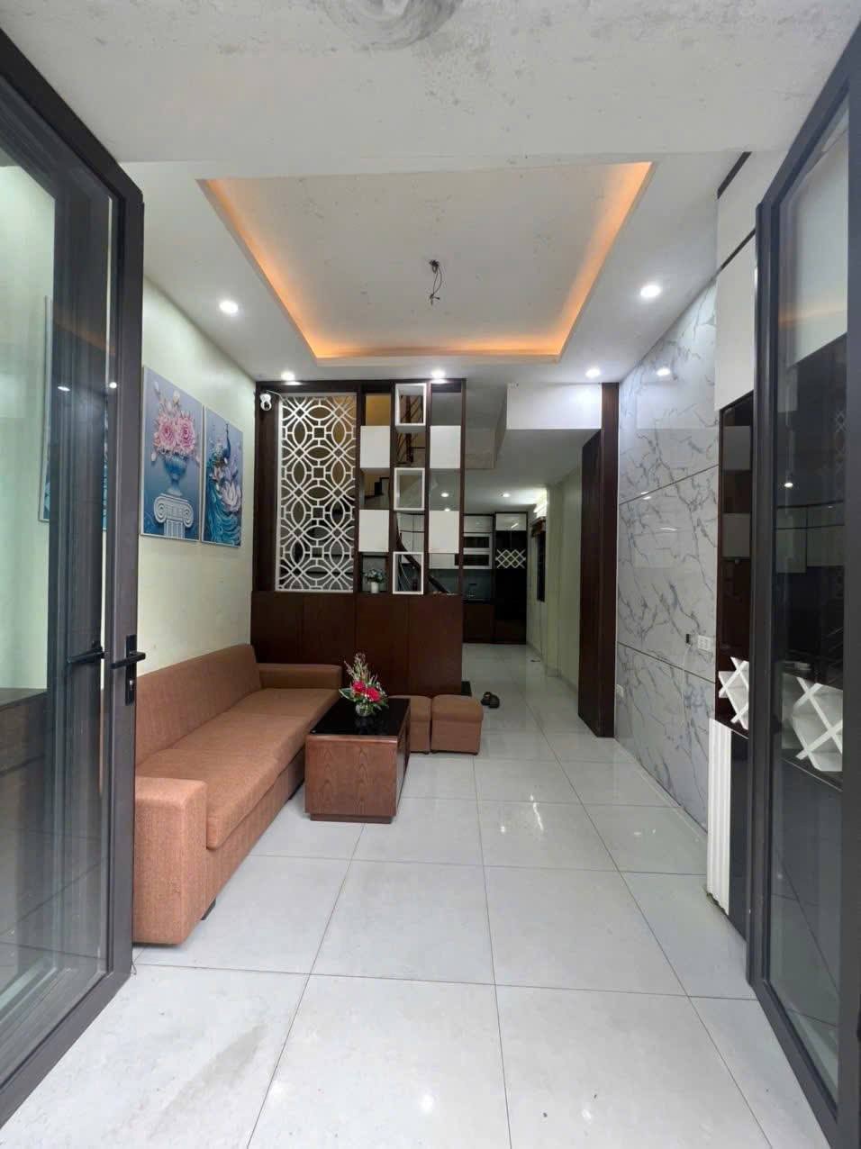Nhà 3 Tầng Hà Đông - 4.95 Tỷ - Ô Tô Đỗ Cửa - Gần Glemxico