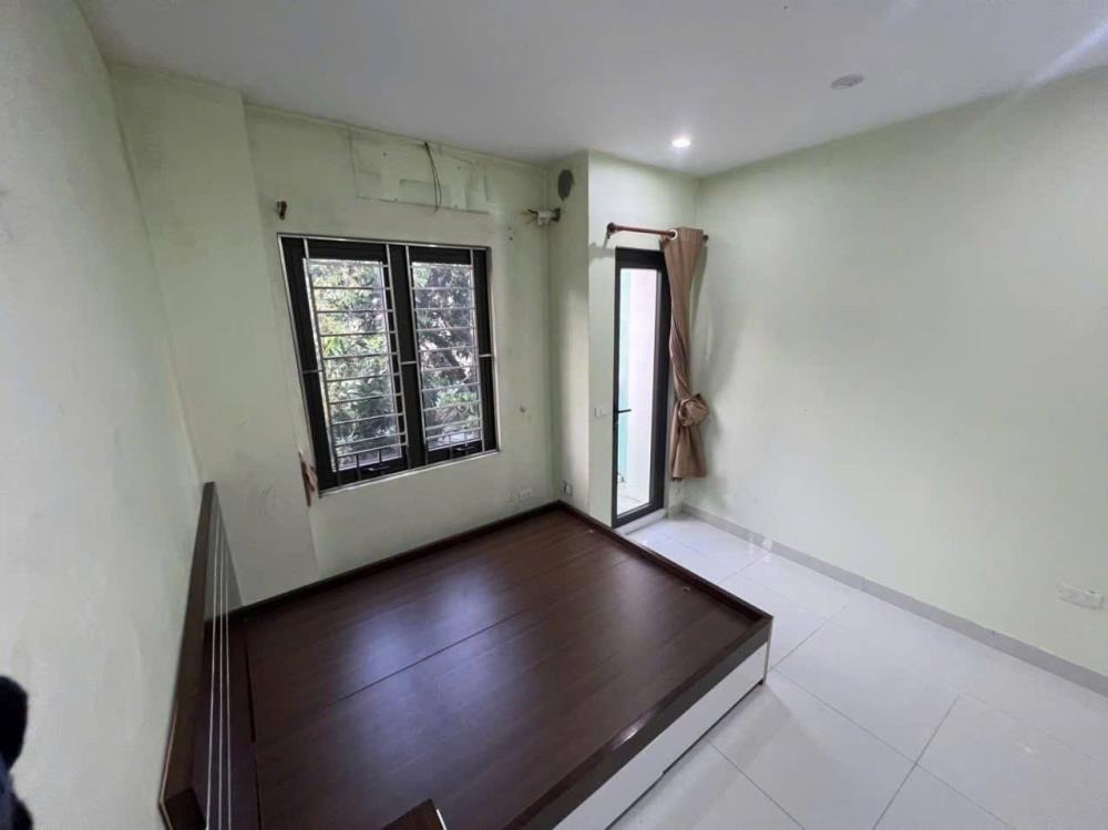 Nhà 3 Tầng Hà Đông - 4.95 Tỷ - Ô Tô Đỗ Cửa - Gần Glemxico