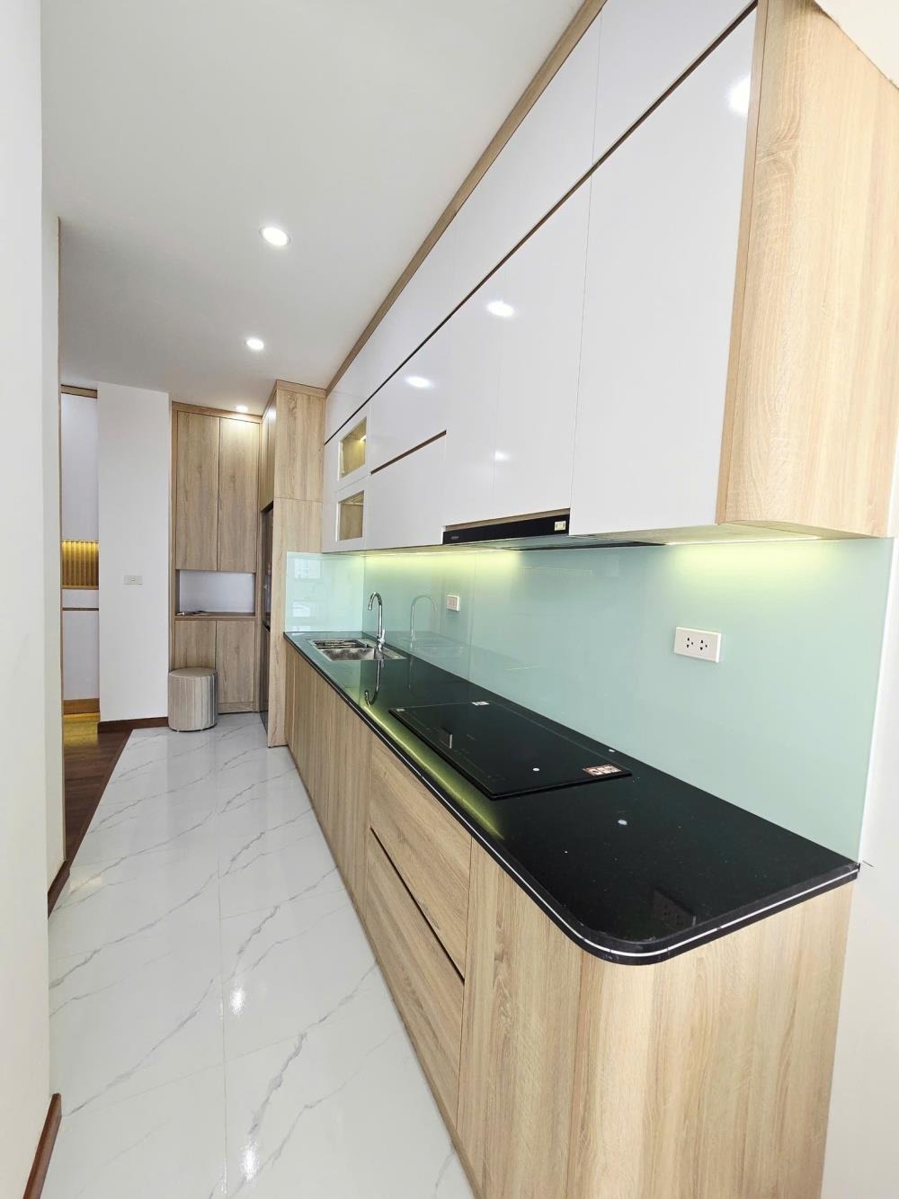 Chung Cư Mặt Phố Nguyễn Cơ Thạch 106m² 3PN Full Nội Thất - 6.65 Tỷ
