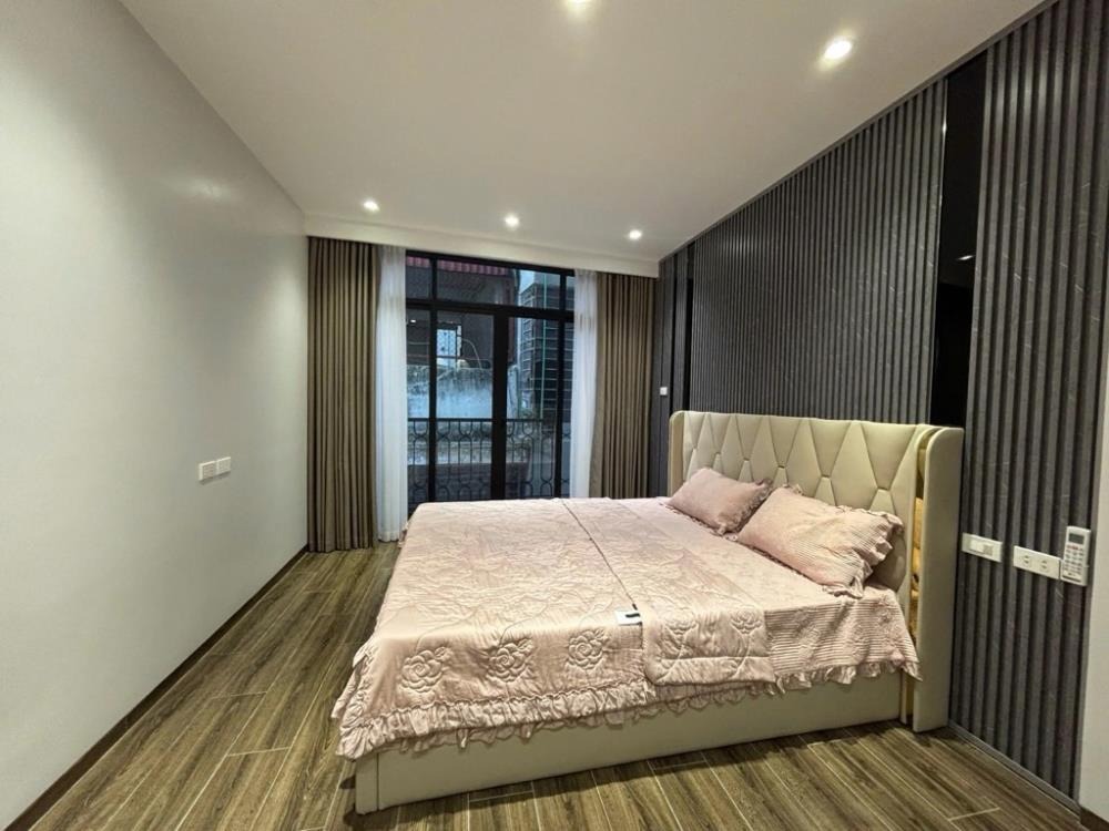 Bán Nhà Khâm Thiên, Đống Đa - 7 Tầng, Thang Máy, 37m2 - Giá 13.4 Tỷ