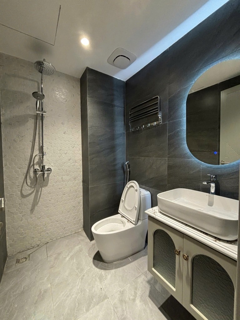 Bán Nhà Khâm Thiên, Đống Đa - 7 Tầng, Thang Máy, 37m2 - Giá 13.4 Tỷ