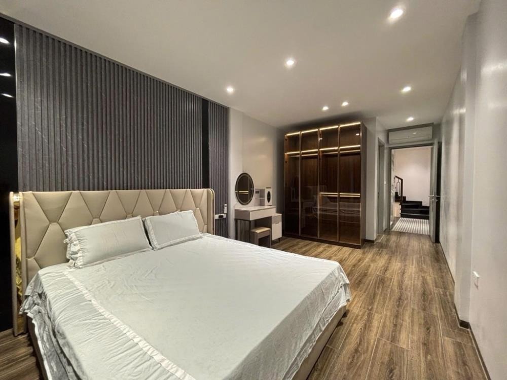 Bán Nhà Khâm Thiên, Đống Đa - 7 Tầng, Thang Máy, 37m2 - Giá 13.4 Tỷ
