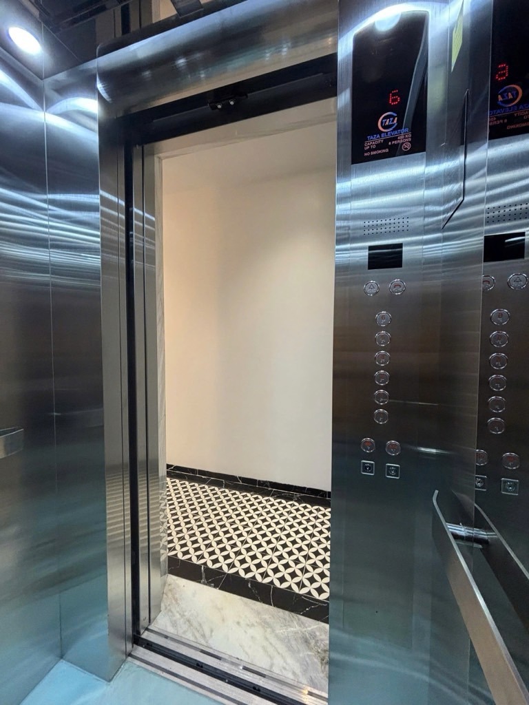 Bán Nhà Khâm Thiên, Đống Đa - 7 Tầng, Thang Máy, 37m2 - Giá 13.4 Tỷ
