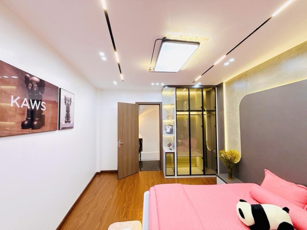 Bán nhà Trần Thái Tông, Cầu Giấy: 38m2, 3 tầng, gần ô tô, giá chỉ 8 tỷ+
