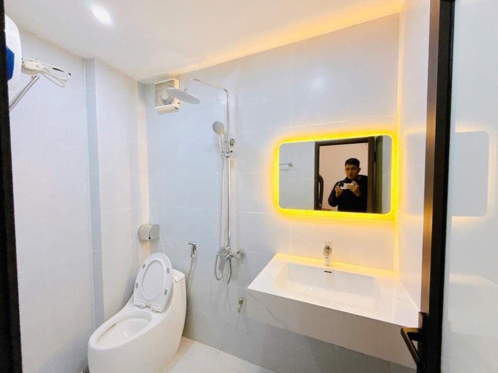 Bán nhà Trần Thái Tông, Cầu Giấy: 38m2, 3 tầng, gần ô tô, giá chỉ 8 tỷ+