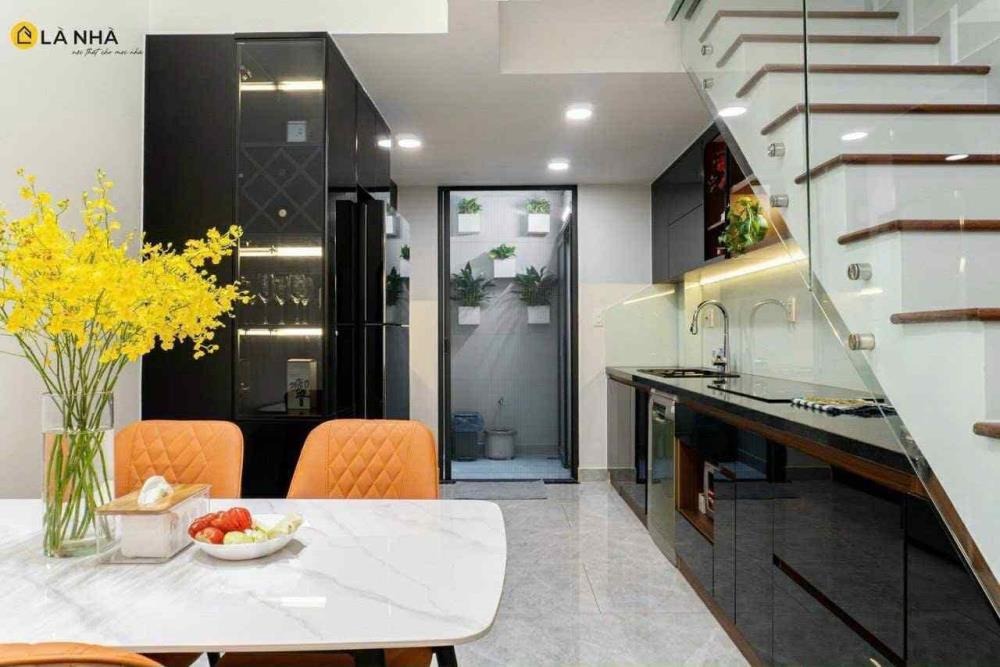Bán nhà 45m2, 4 tầng, hẻm xe hơi, Quận 10 - Giá 7.5 tỷ