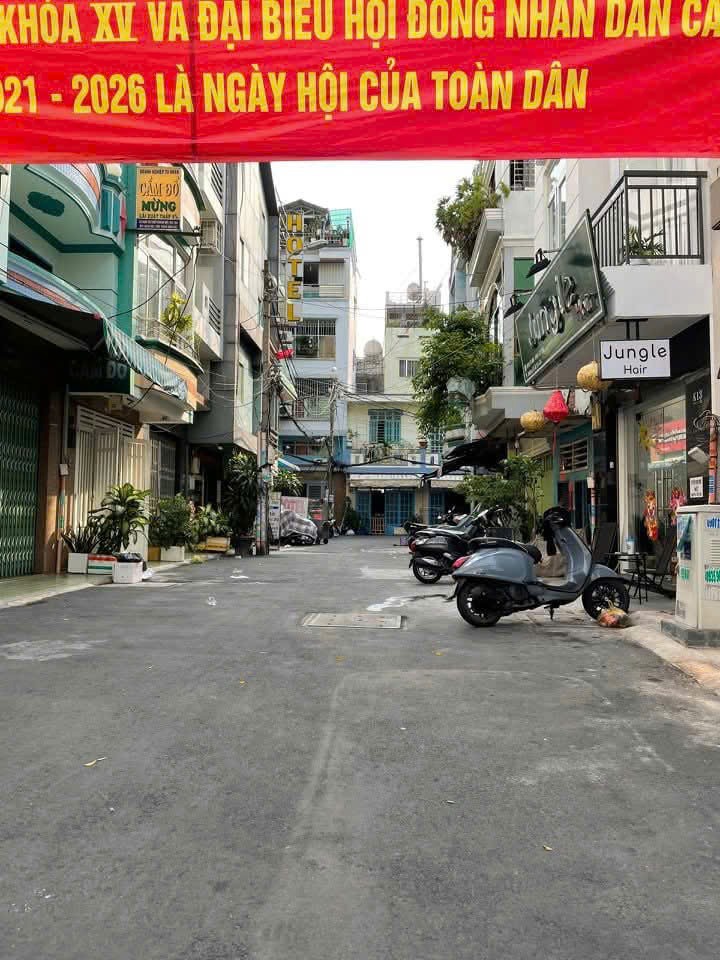 Bán Nhà Chính Chủ Quận 4: Hẻm Xe Hơi, Khu An Ninh, Giá Tốt