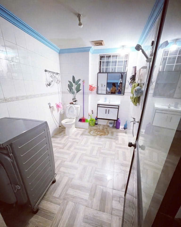 Bán Nhà Chính Chủ Quận 4: Hẻm Xe Hơi, Khu An Ninh, Giá Tốt