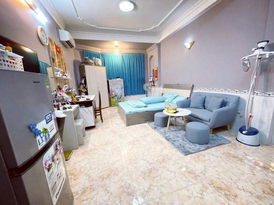 Bán Nhà Chính Chủ Quận 4: Hẻm Xe Hơi, Khu An Ninh, Giá Tốt