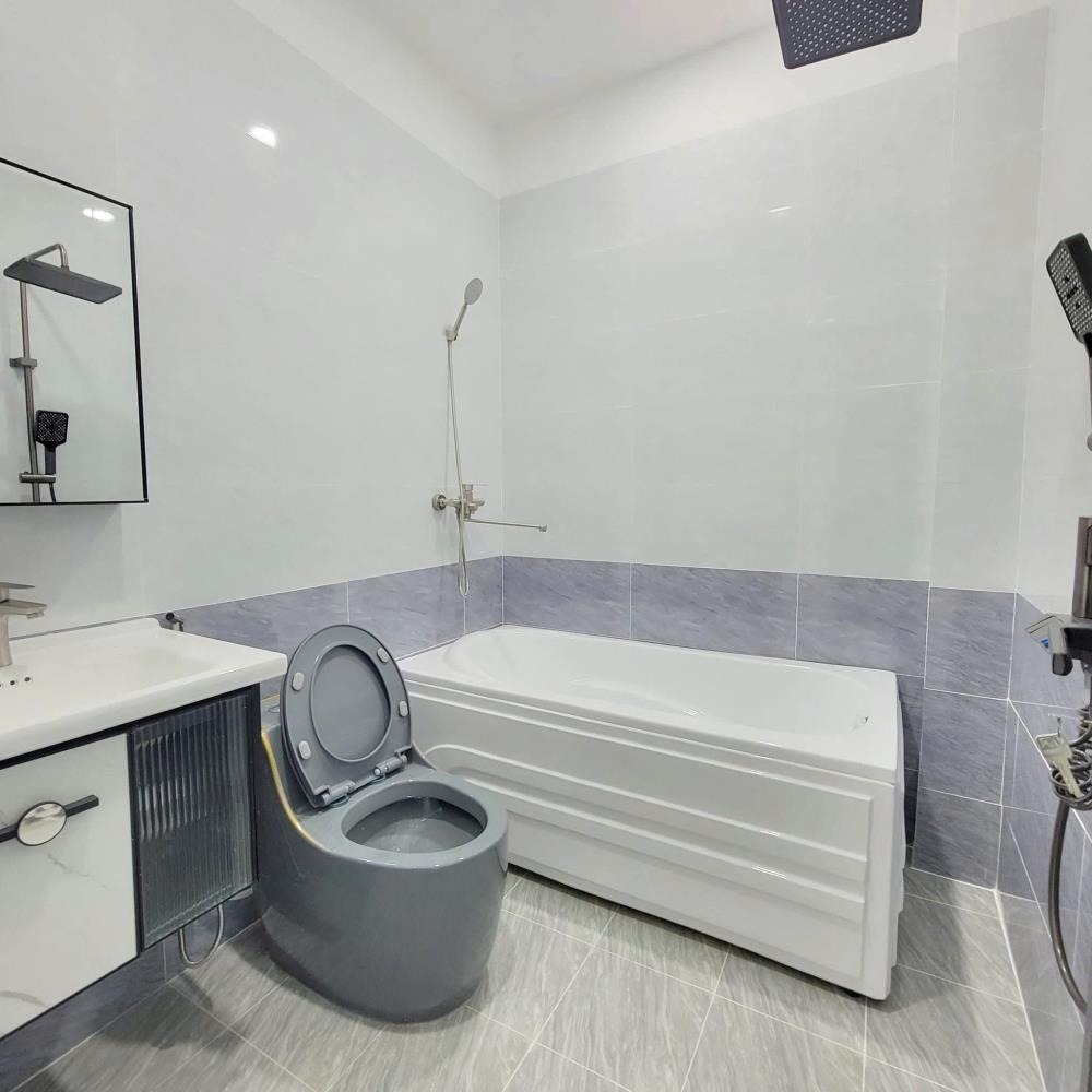 KDC Nguyễn Hữu Trí - Nhà 3 Tầng, 4PN, Gần Chợ Đệm - Giá Tốt