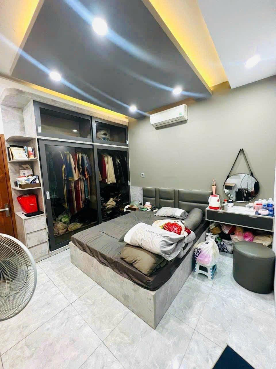 Xe Hơi Vào Nhà: Bán Nhà Đẹp 4 Tầng, Nguyễn Đình Chiểu, 11 Tỷ
