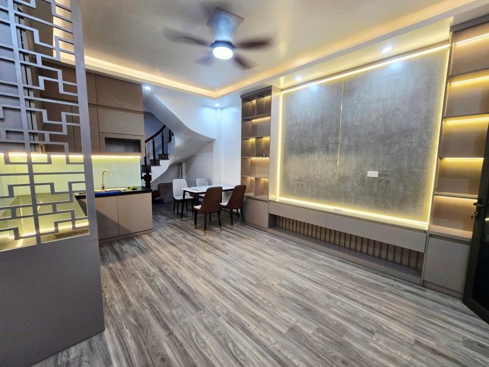 Bán Nhà Khương Trung 34m2, 5 Tầng, Full Nội Thất, Gần Hồ Đầm Hồng