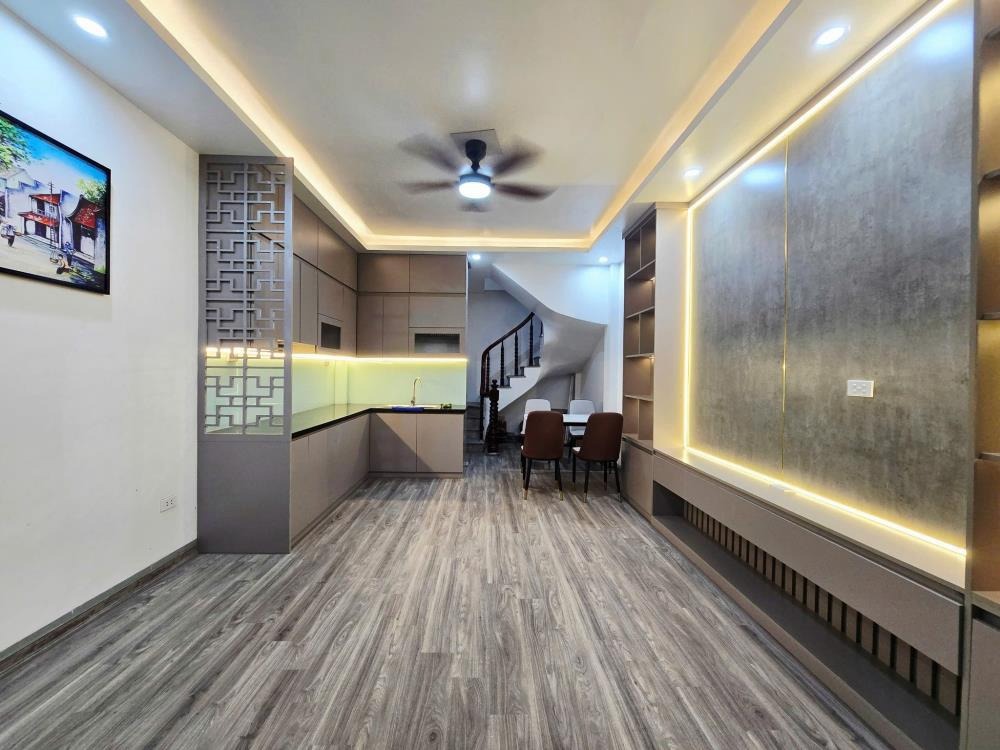 Bán Nhà Khương Trung 34m2, 5 Tầng, Full Nội Thất, Gần Hồ Đầm Hồng