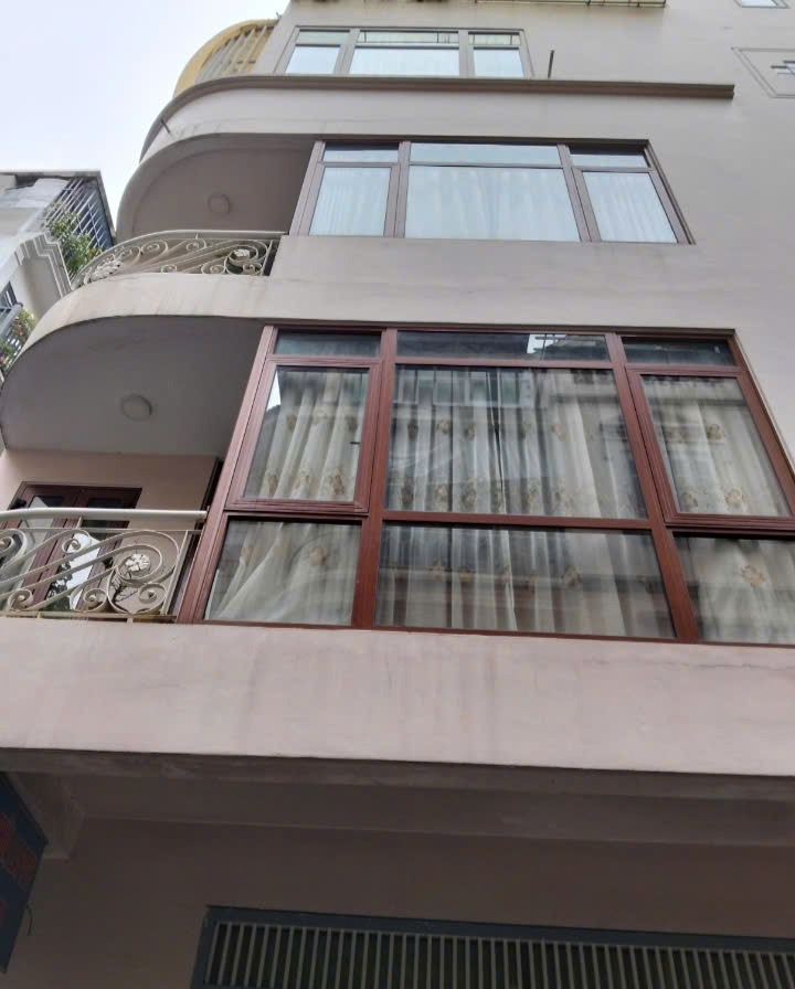 Nhà Mặt Phố Trần Đại Nghĩa - 42m2 x 5 Tầng - MT 7.2m - Giá 20 tỷ