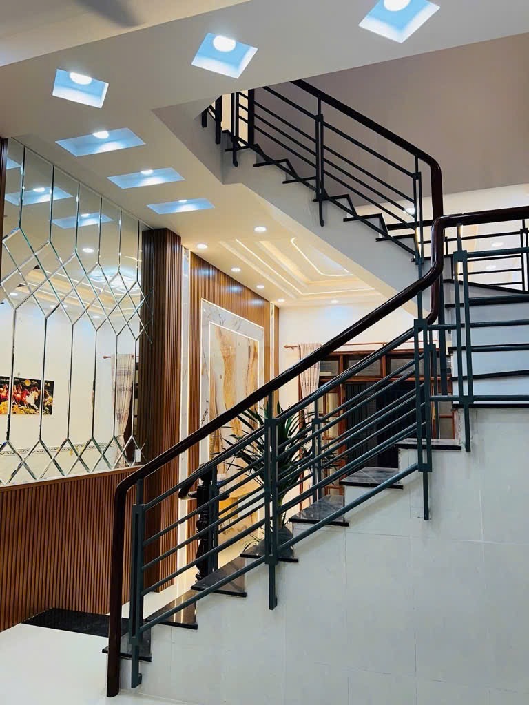 Nhà 3 Tầng Kiên Cố, Hẻm Ô Tô 7m - Bình Trị Đông, Bình Tân - 56m2 (4x14) - Chỉ 5.5 Tỷ