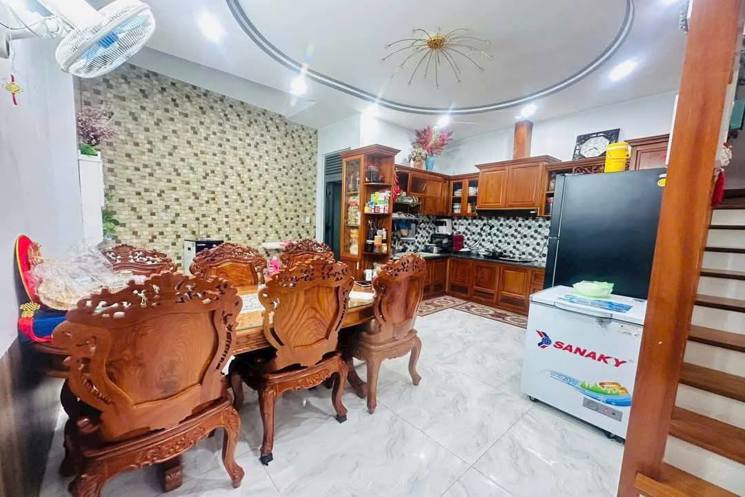 Bán nhà 1 trệt 2 lầu hẻm ô tô đường Phạm Hồng Thái, P7, Vũng Tàu