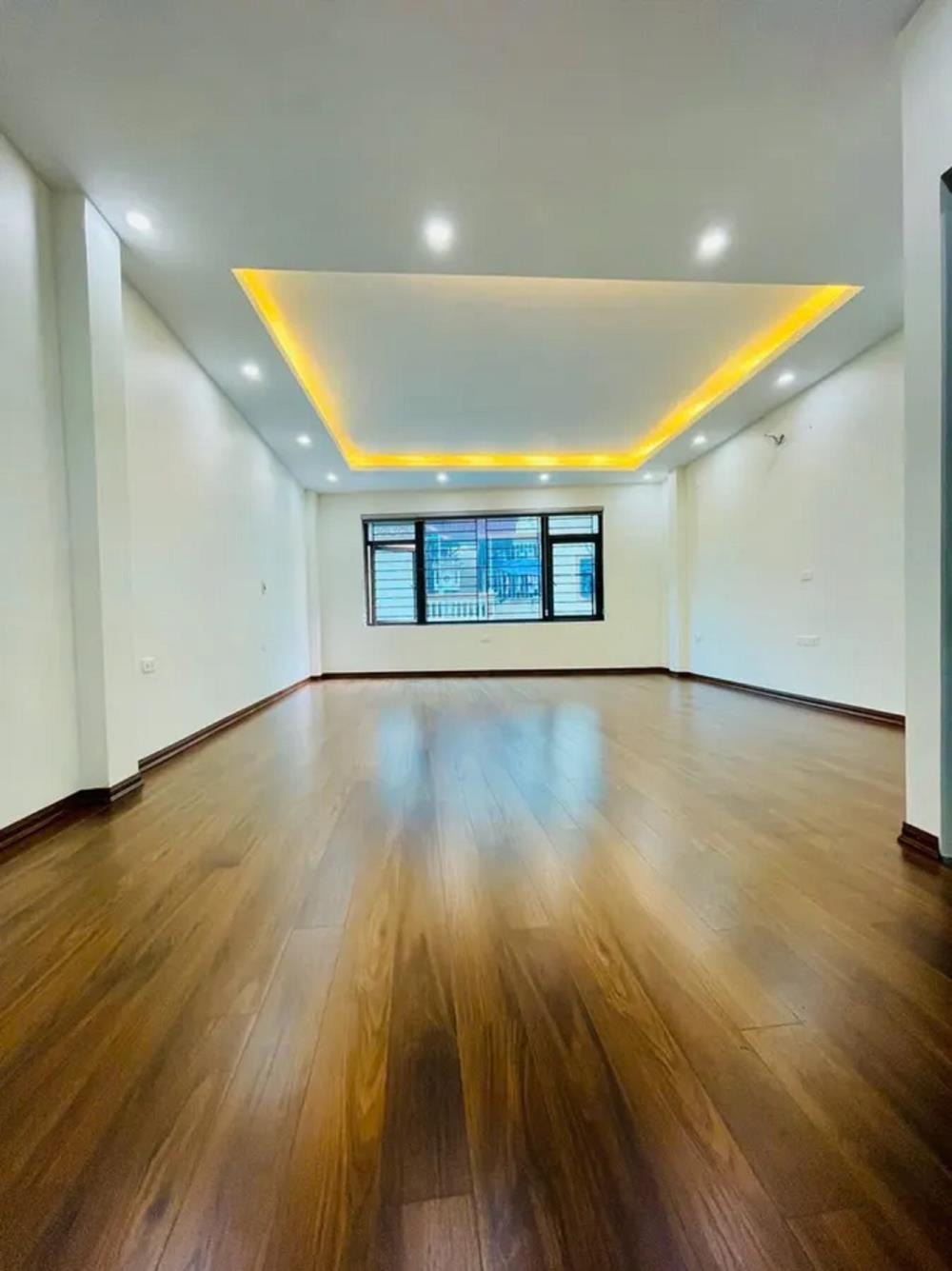 Bán nhà Hồ Tùng Mậu 6 tầng thang máy, ngõ thông, kinh doanh đỉnh cao