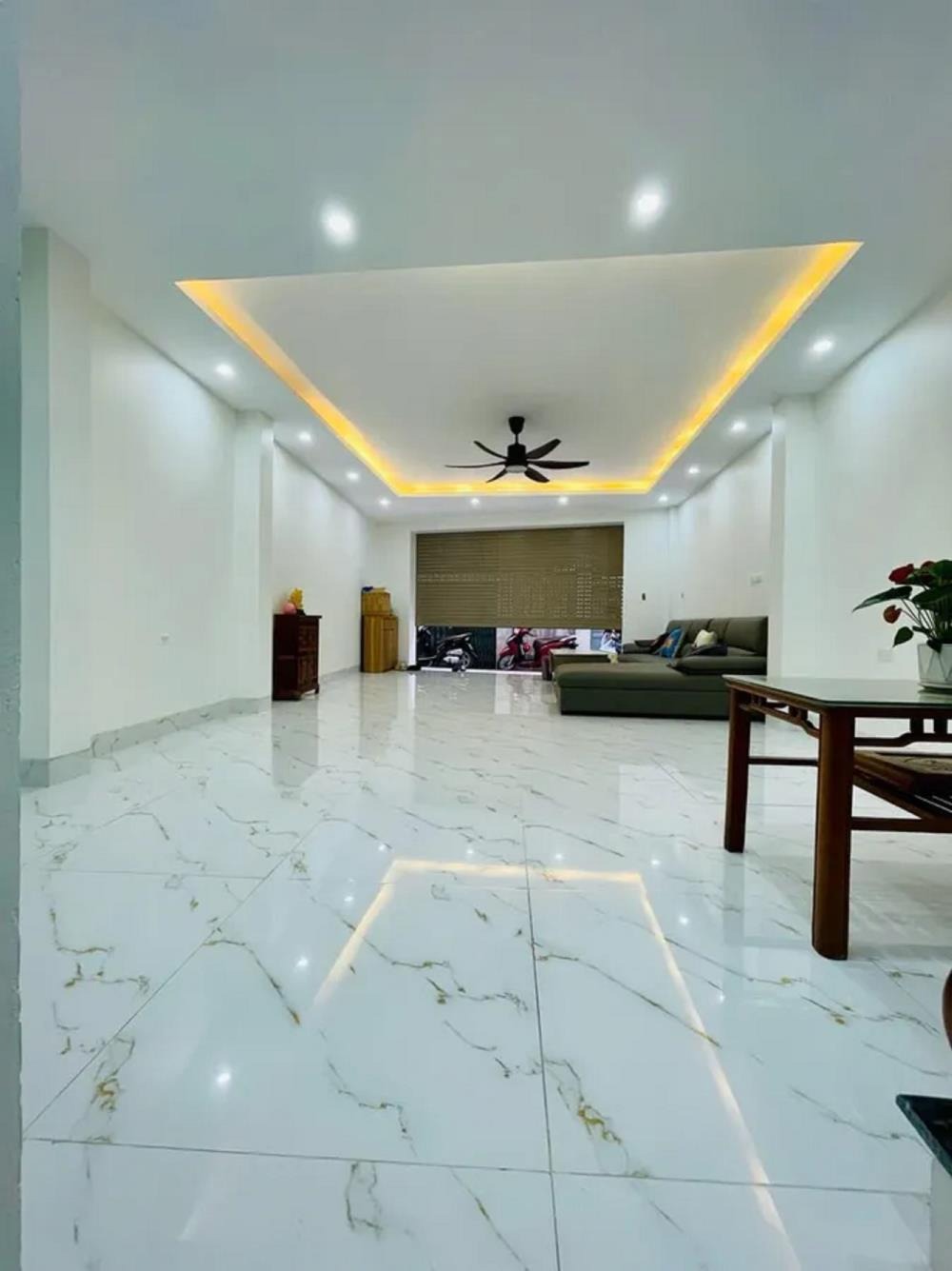 Bán nhà Hồ Tùng Mậu 6 tầng thang máy, ngõ thông, kinh doanh đỉnh cao