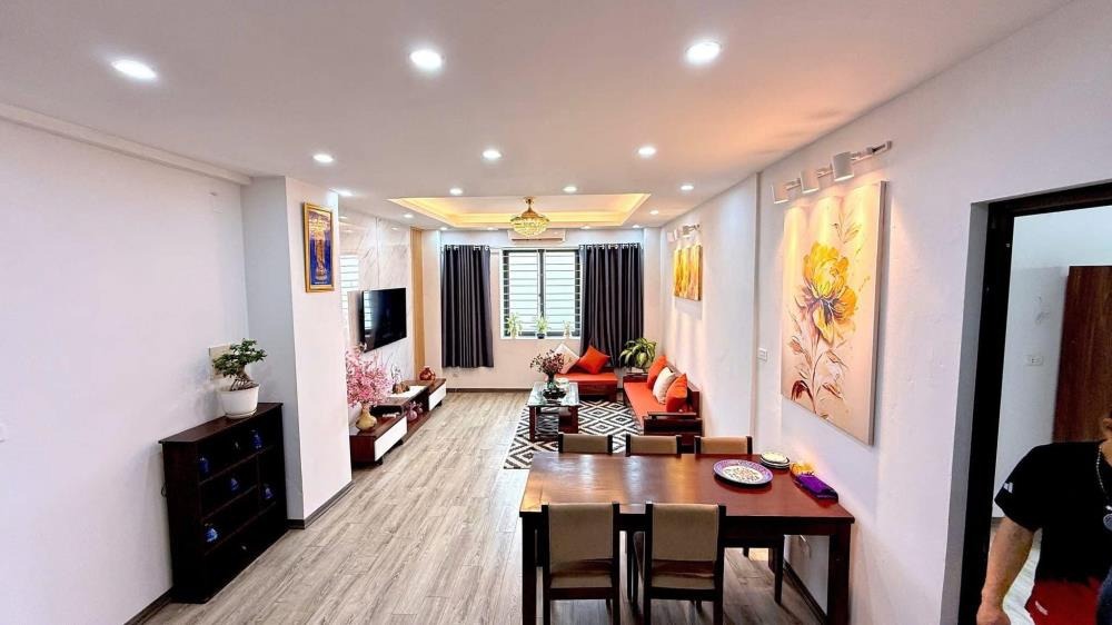 Bán Căn Hộ 2 Phòng Ngủ, Tầng Cao, View Đẹp Tại B10A Nguyễn Chánh, Cầu Giấy