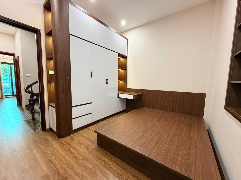 Bán nhà Quận Thanh Xuân - 45m2 x 5 Tầng, 10.8 Tỷ, Ngõ Khương Đình, Gần Mặt Phố