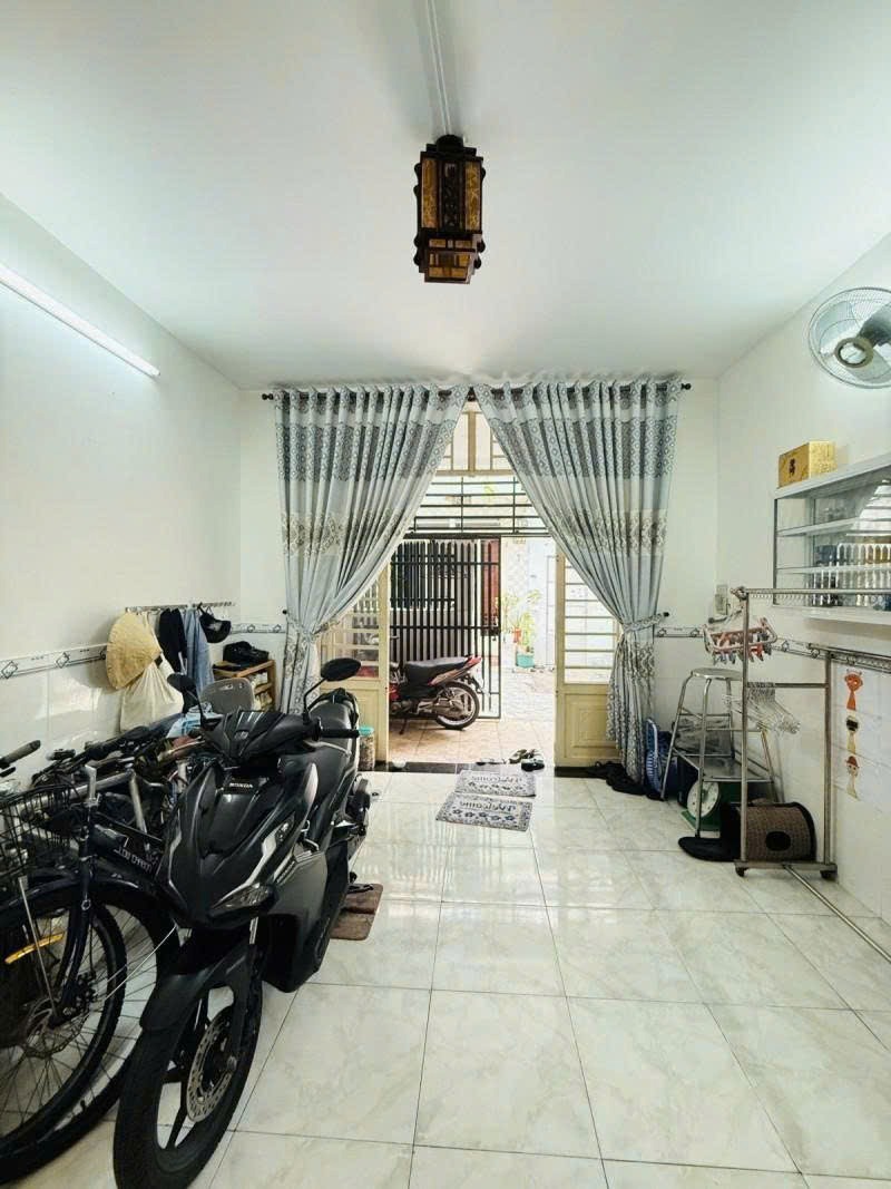 Nhà đẹp, 62m2, 3PN, gần Aeon Tân Phú | Giá: 6.4 tỷ